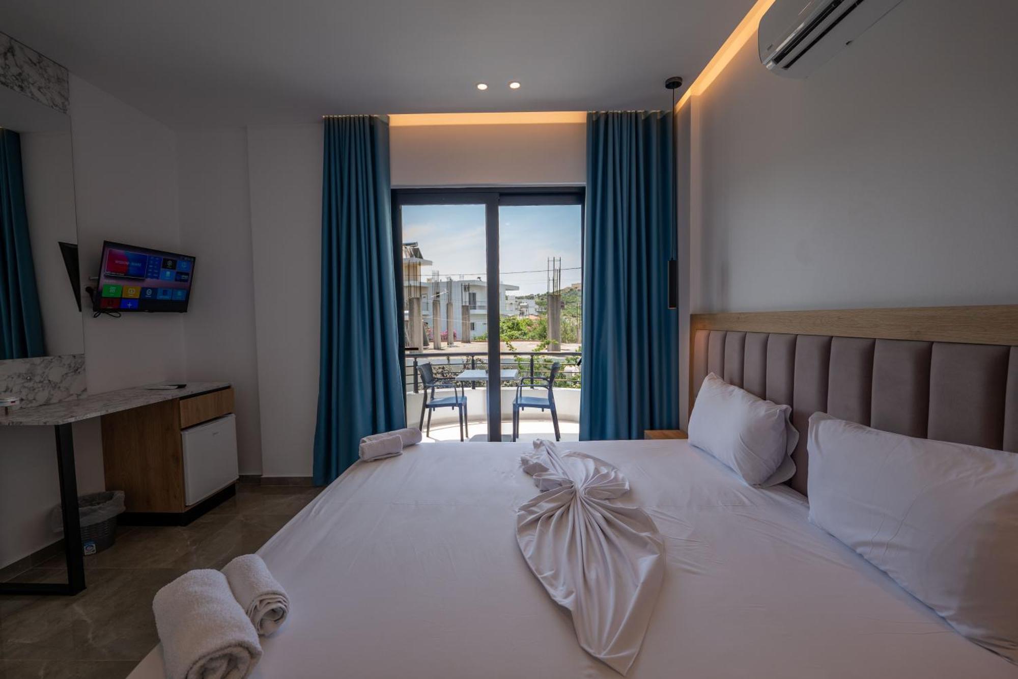 Monel Hotel Ксаміл Екстер'єр фото