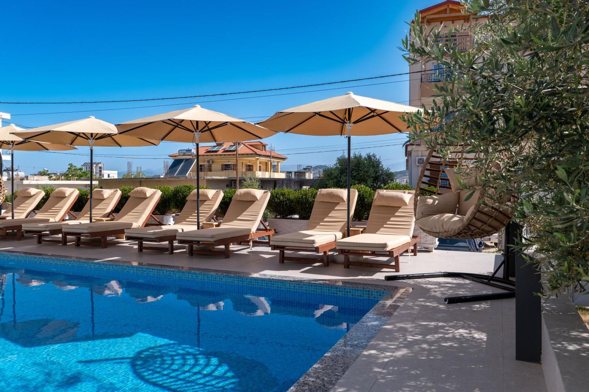 Monel Hotel Ксаміл Екстер'єр фото