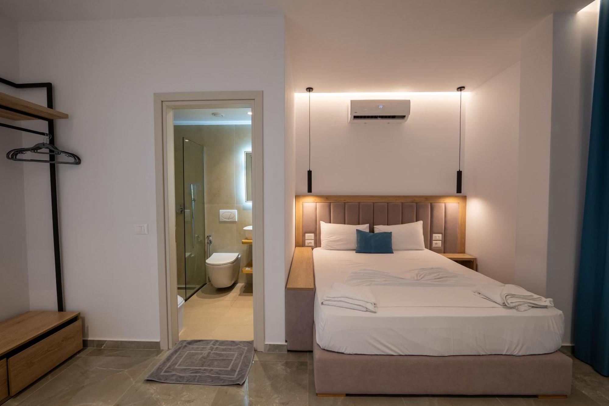 Monel Hotel Ксаміл Екстер'єр фото
