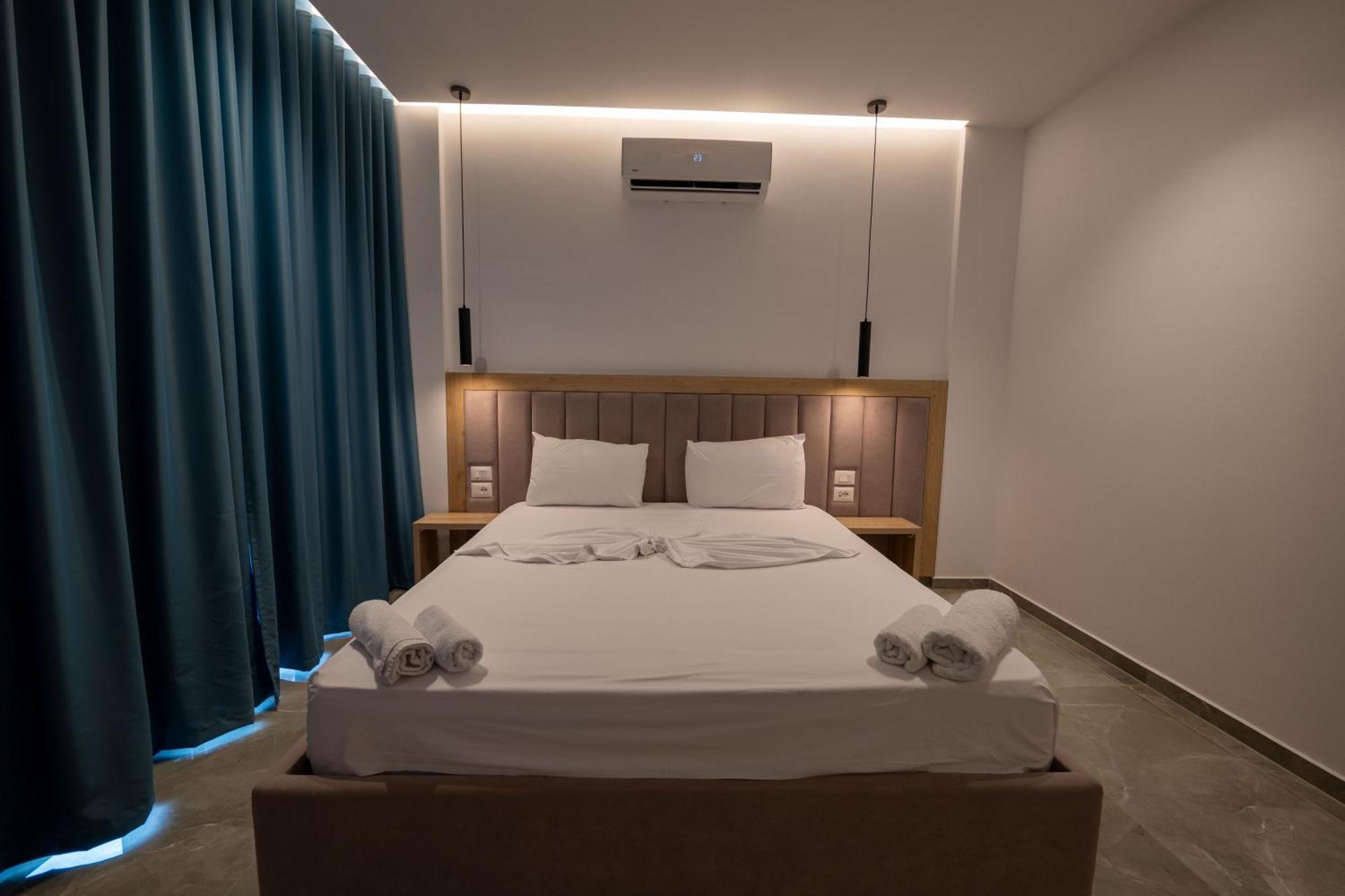 Monel Hotel Ксаміл Екстер'єр фото