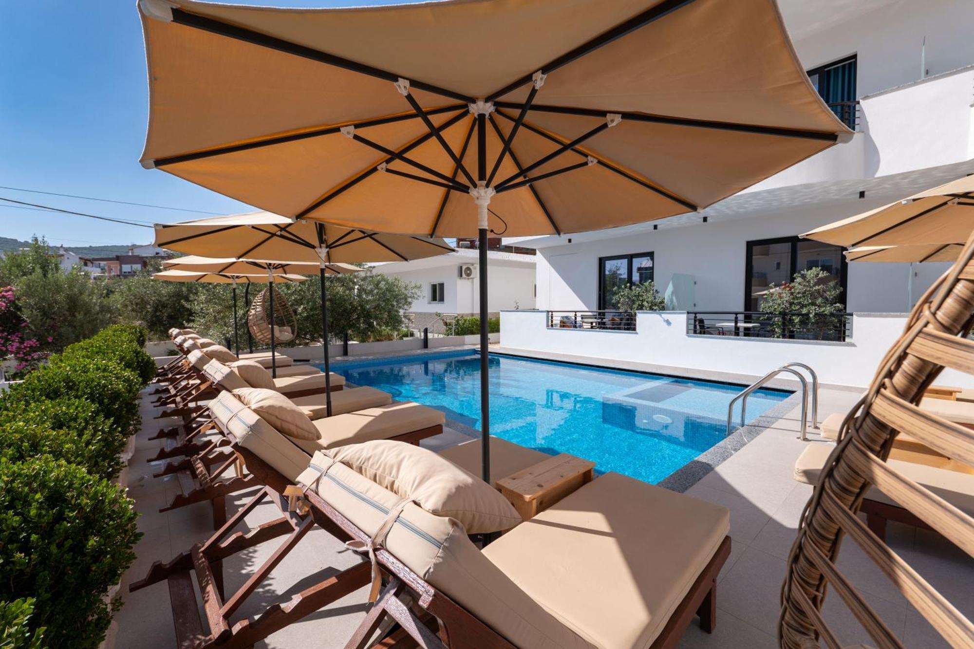 Monel Hotel Ксаміл Екстер'єр фото