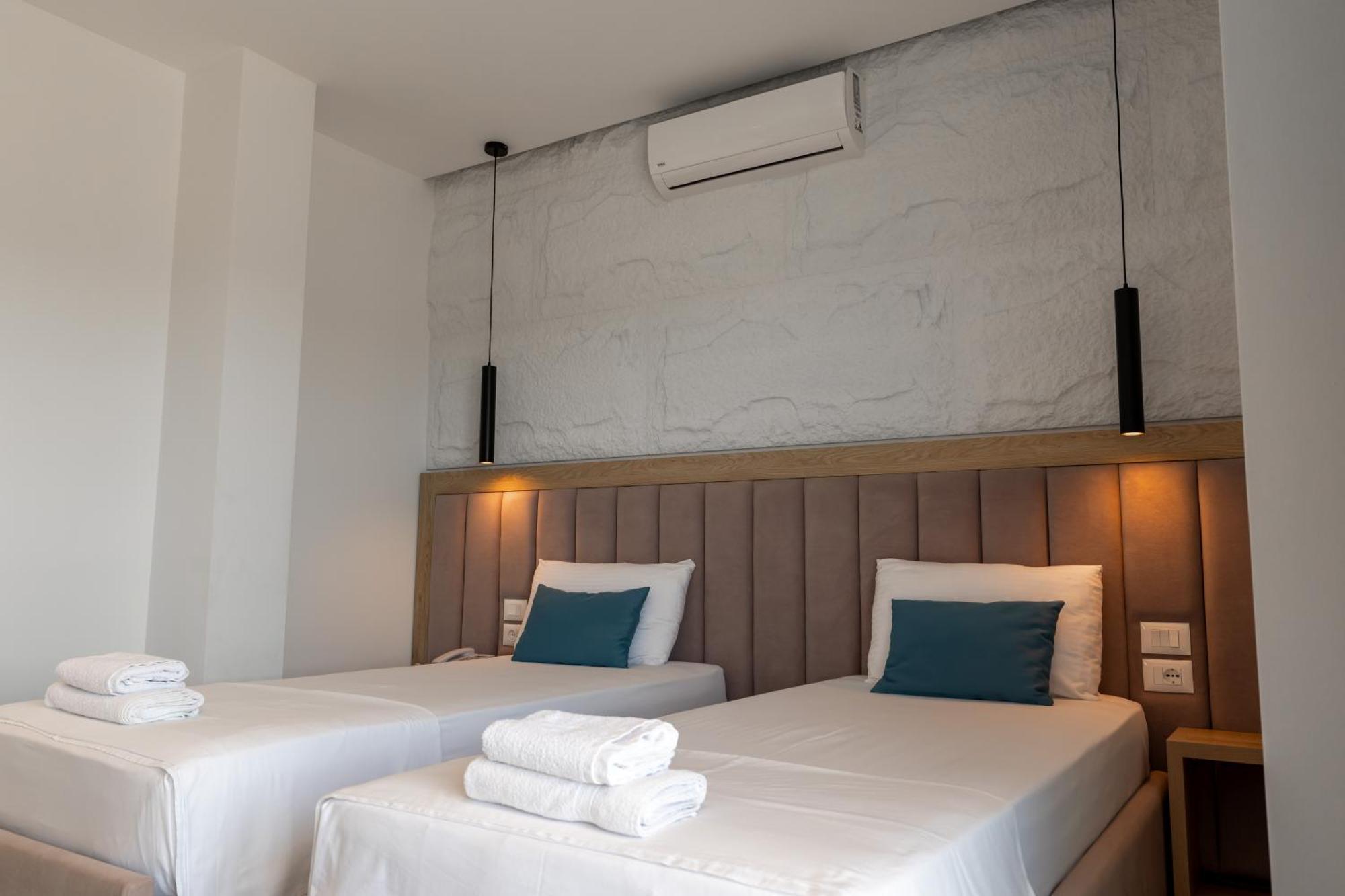 Monel Hotel Ксаміл Екстер'єр фото