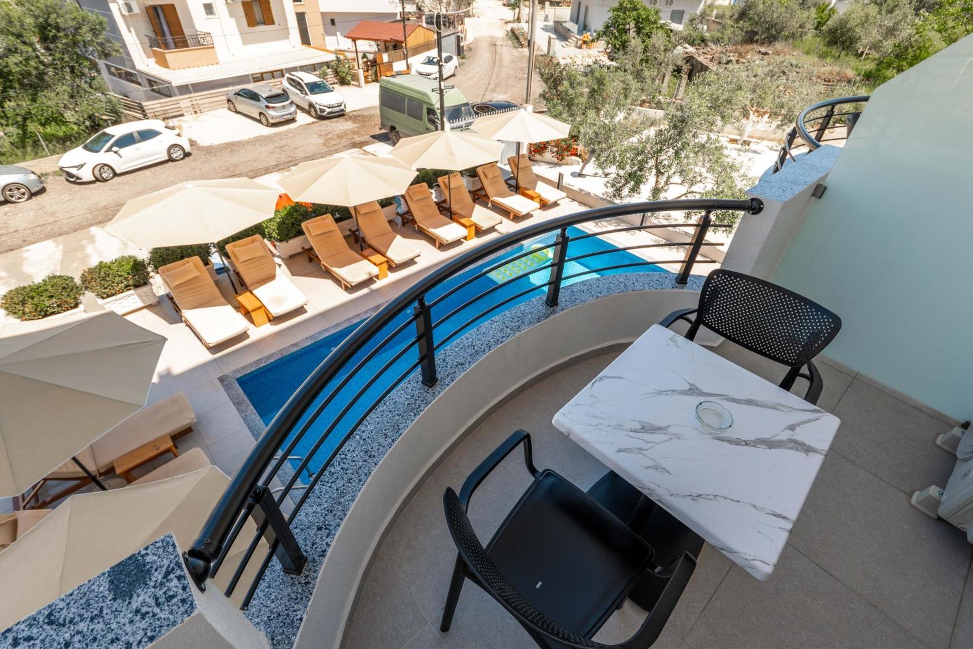 Monel Hotel Ксаміл Екстер'єр фото